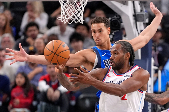 开云体育下载平台-快船送勇士锁定西部第10！小卡三节轰34+6三分 弗拉格25+9献隔扣|考瓦伊·莱昂纳德|独行侠|投篮|达拉斯独行侠队|威尔特-张伯伦_新浪体育_新浪新闻